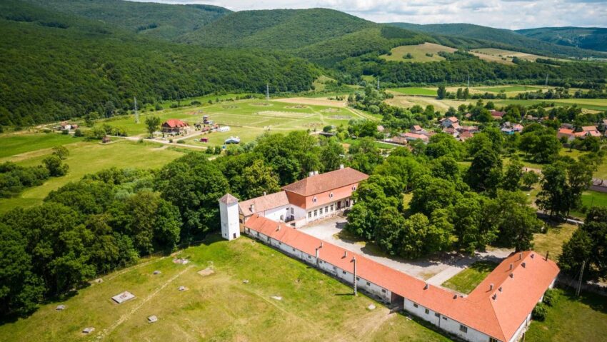 Castelul din Olteni va deveni muzeu ecvestru printr-un proiect de reabilitare