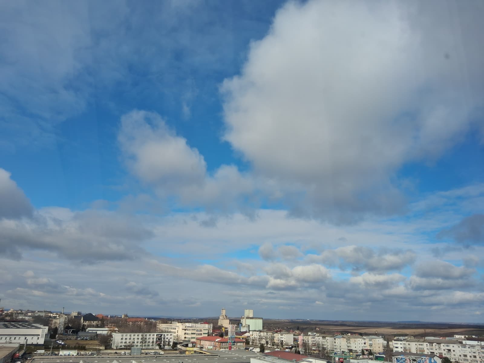 Temperaturi în creștere și vreme frumoasă în următoarele zile