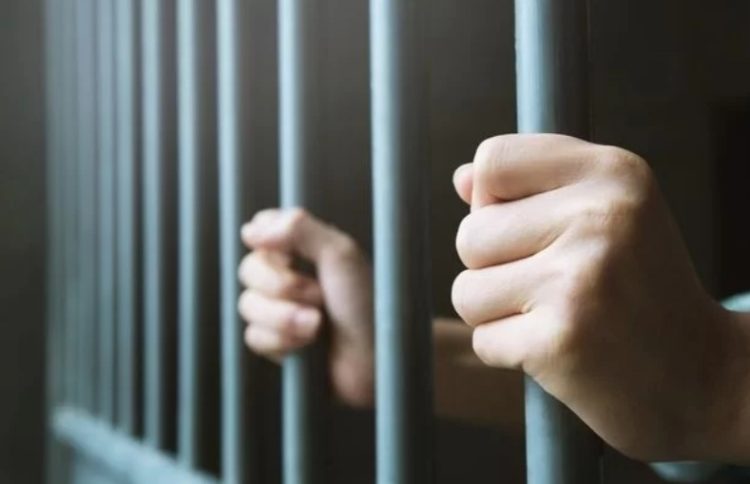 Tânăr reținut pentru conducerea unui vehicul fără permis și sub influența alcoolului