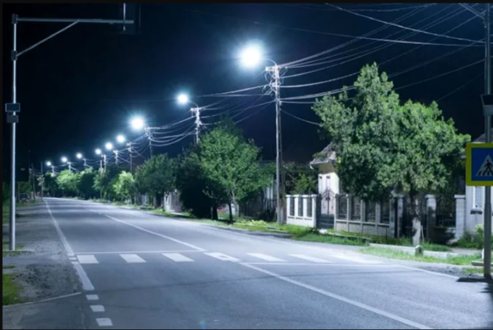 Primarul din Almașu Mare anunță oprirea iluminatului public din cauza blocajului bugetar