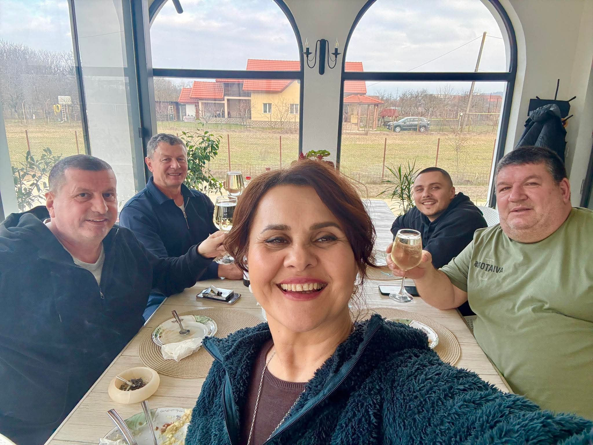 Niculina Stoican sărbătorește aniversarea soțului în Târgu Jiu