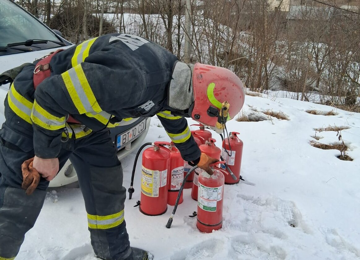 Incendiu devastator într-o gospodărie din Dersca