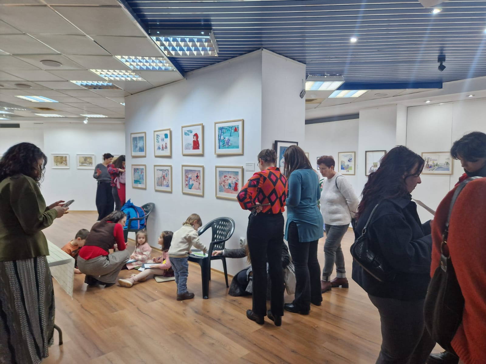 Expoziția Georgianei Chițac, un festin vizual pentru copii la Galați