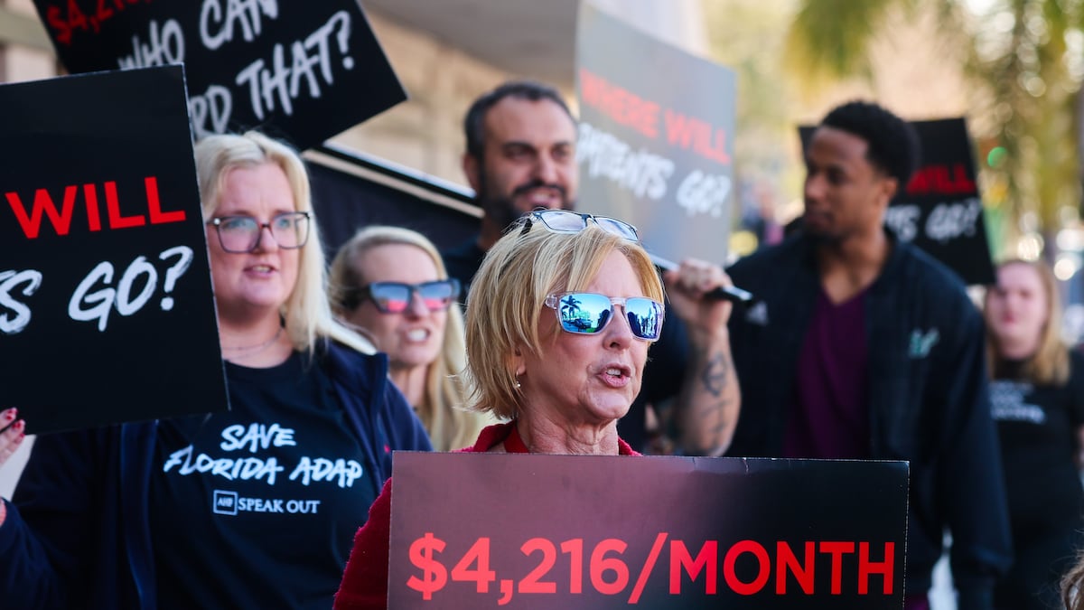 Florida folosește o regulă de urgență pentru a tăia accesul pacienților la medicamentele pentru SIDA