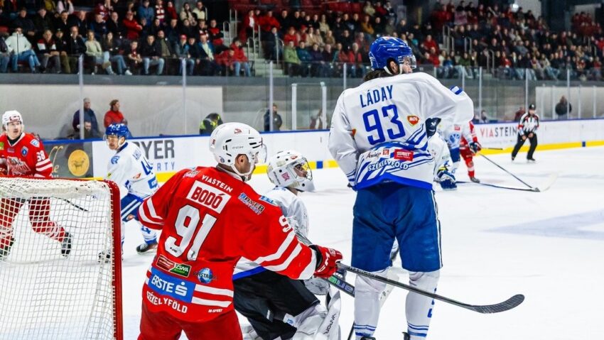 Vineri se joacă partide importante în Campionatul Național de hochei pe gheață