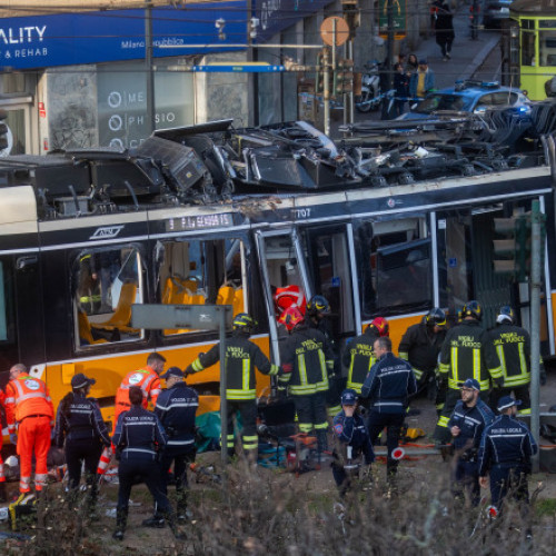 Tramvaiul liniei 9 deraiează în Milano: un mort și 39 de răniți
