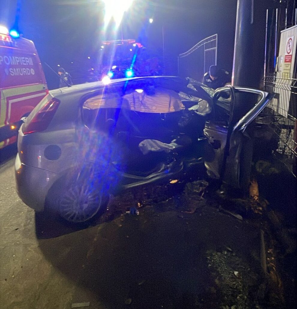 Accident grav în Bistrița-Năsăud: două tinere rămân încarcerate
