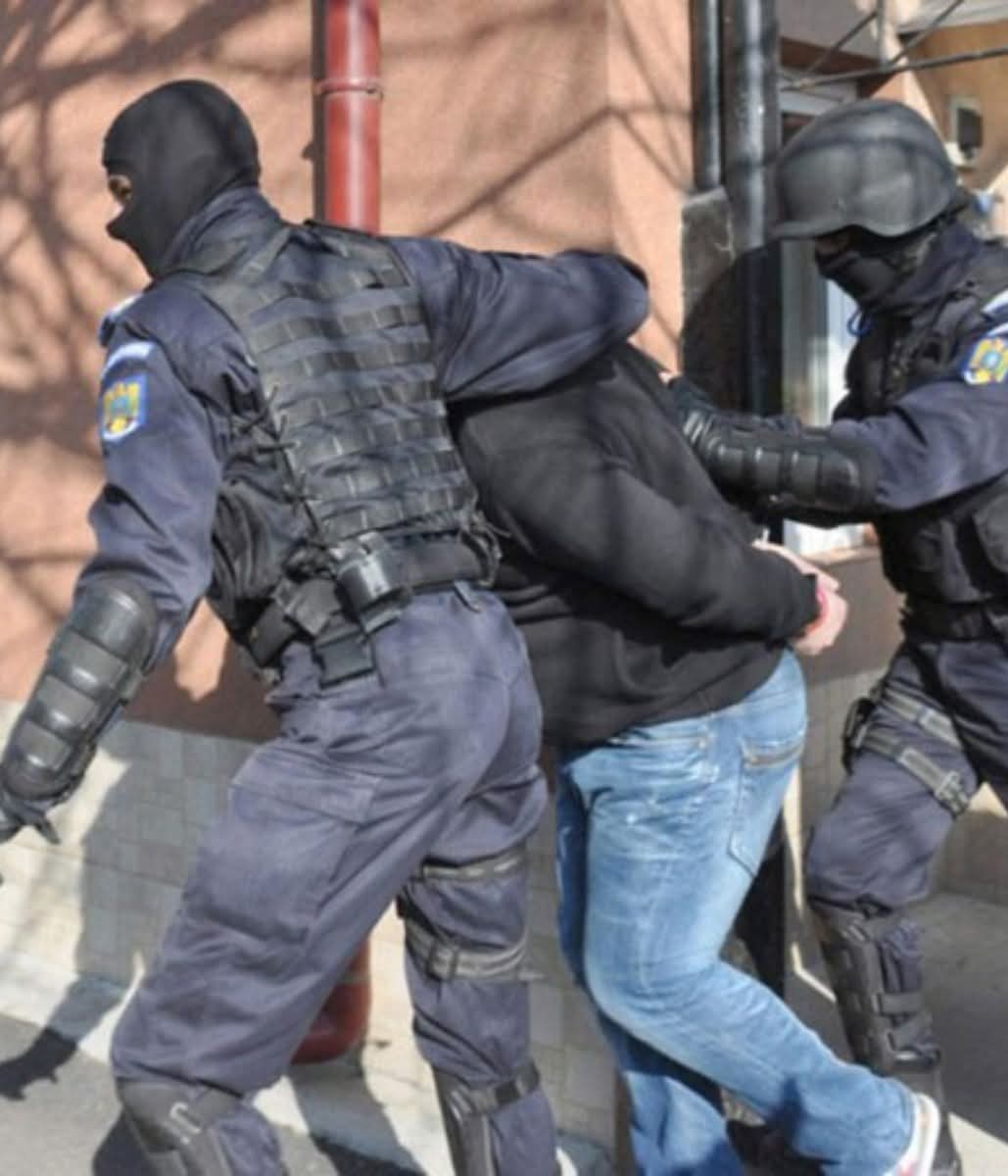 Bărbat reținut după ce a amenințat o femeie din Dâmbovița