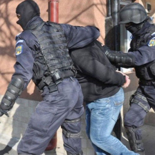 Bărbat reținut după ce a amenințat o femeie din Dâmbovița