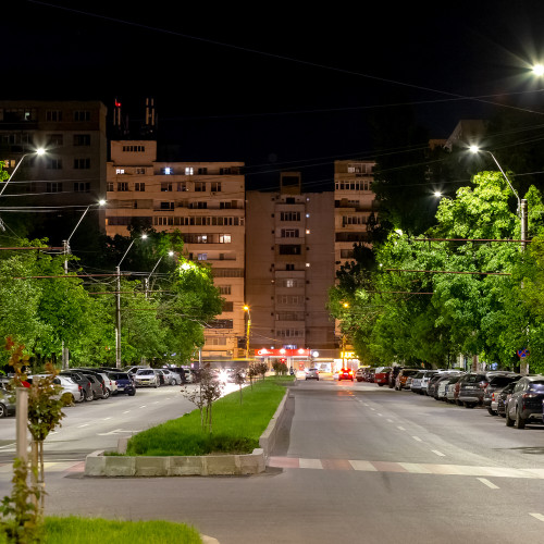 Galați: 18 străzi beneficiază de iluminat public economic prin proiect nou