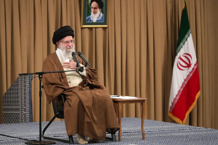 Donald Trump anunță moartea liderului suprem al Iranului, Ali Khamenei