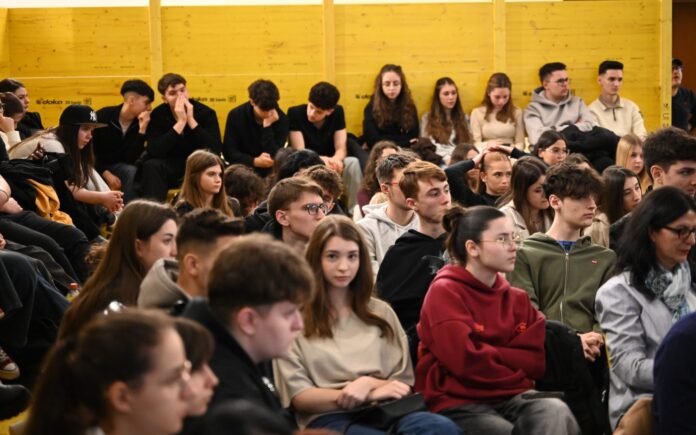 Conferința EduHealth abordează sănătatea emoțională a tinerilor în era AI