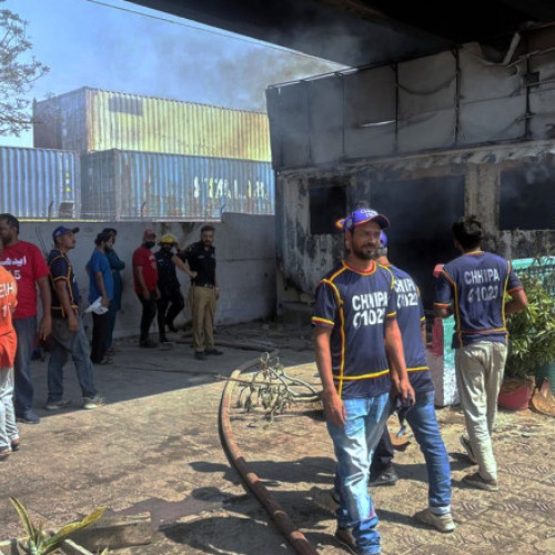 Ciocniri violente la Karachi: Opt morți în timpul protestului împotriva SUA și Israelului