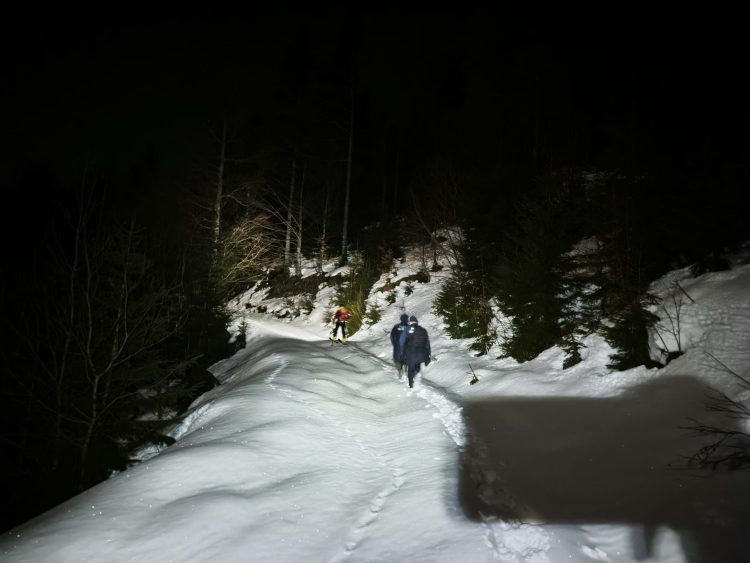 Trei turiști ucraineni salvați de pe Vârful Corbu