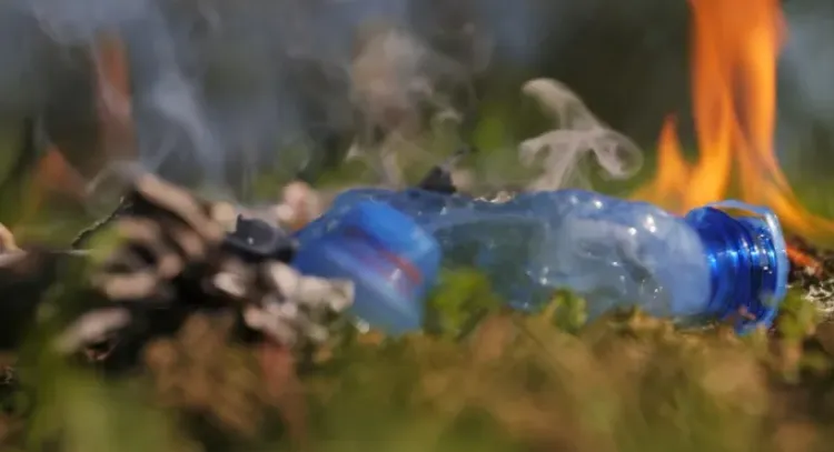 Locatarii din Cluj-Napoca protestează împotriva unui vecin iresponsabil