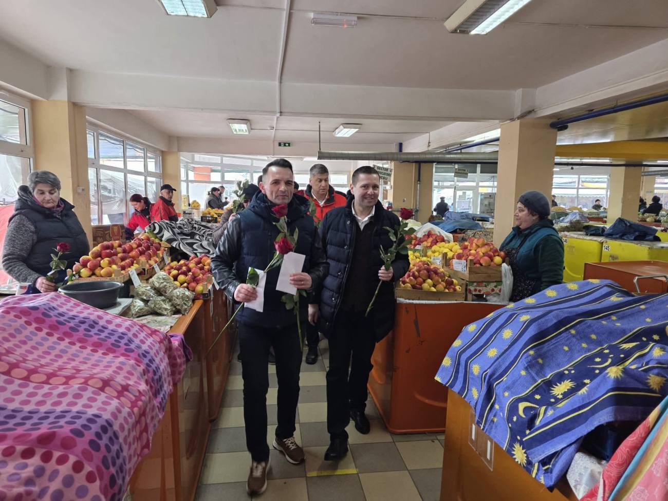 Primăvara începe cu flori și mărțișoare în Dâmbovița