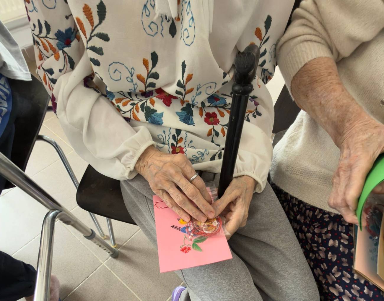 Penitenciarul Găești celebrează 1 Martie prin mărțișoare oferite comunității