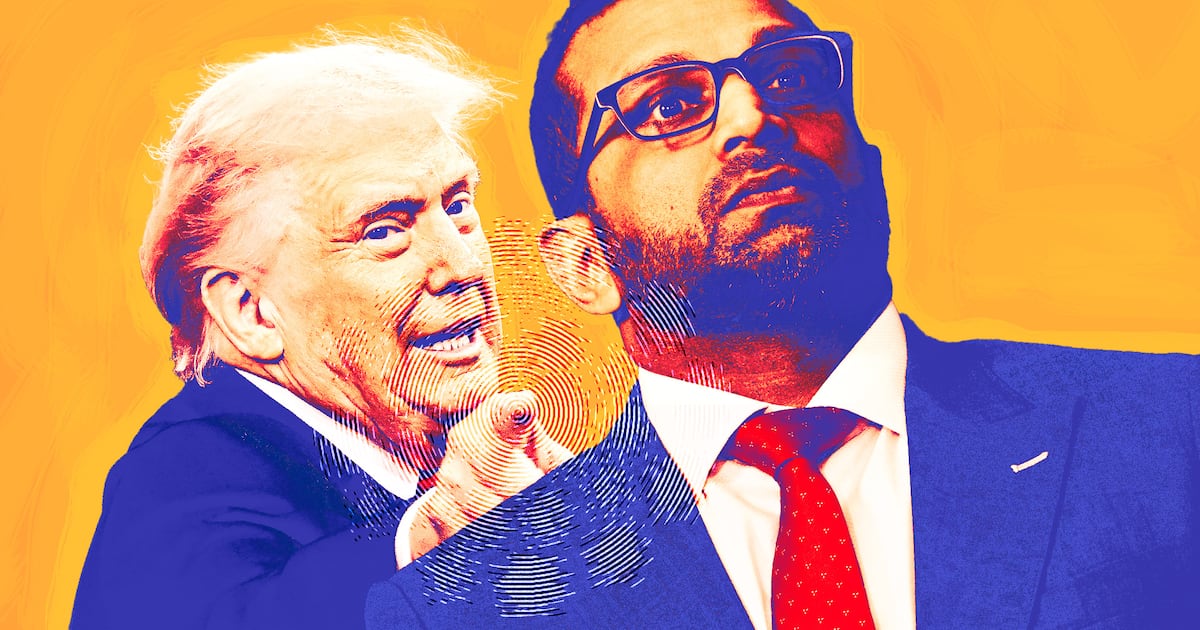 Donald Trump reacționează în sfârșit la escapadele alcoolice ale lui Kash Patel