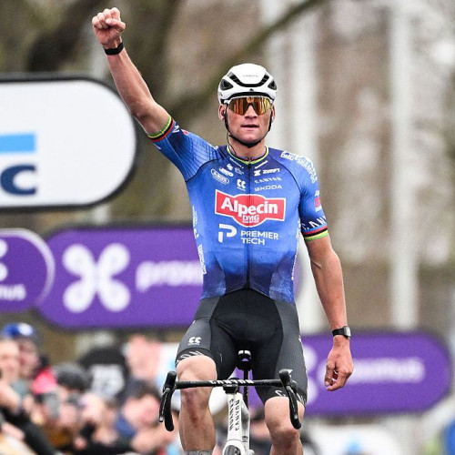 Așa cum s-a întâmplat: Atac solitar revendică victoria la Omloop Het Nieuwsblad pentru bărbați