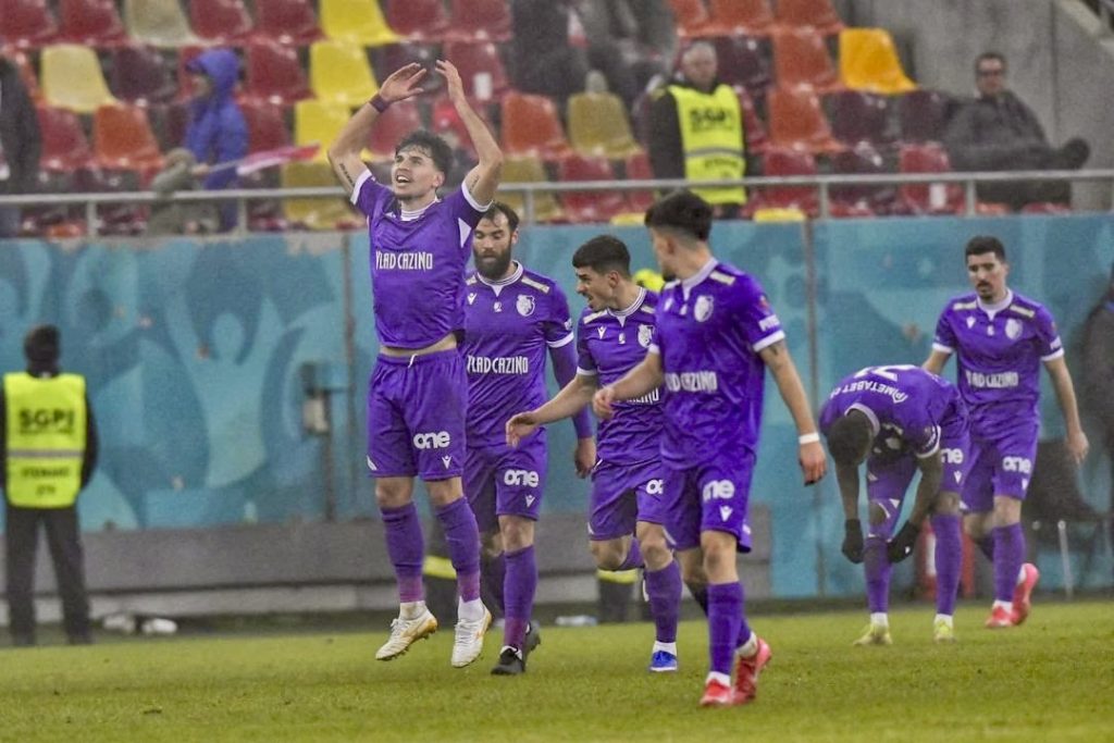 FC Argeș învinge Dinamo și se califică în play-off