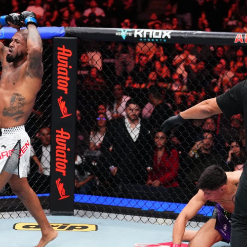 Pros sunt nemulțumiți de oprirea tardivă a meciului după victoria lui King Green în UFC Mexico