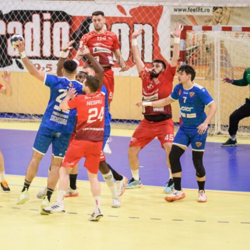 Etapa a 15-a din Liga Națională de handbal masculin a început cu meciuri intense
