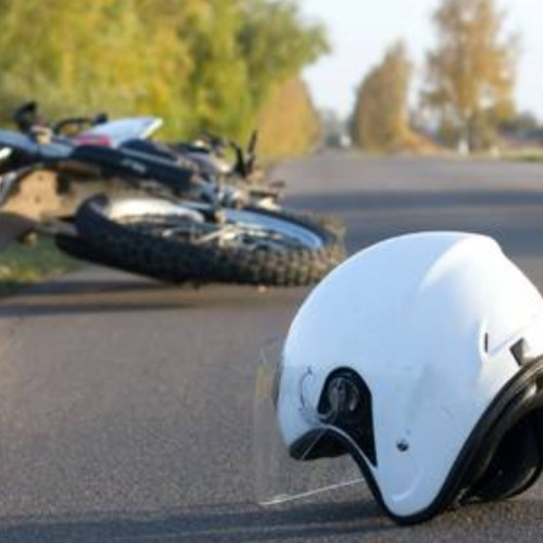 Accident grav în Bicaz: bărbat de 42 de ani, rănit după ce s-a răsturnat cu motocicleta