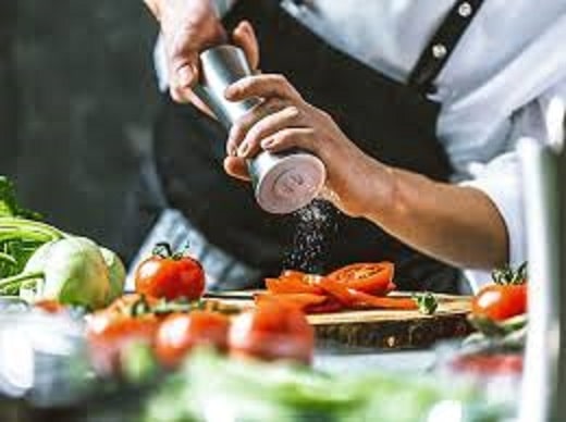 Agenția din Tulcea organizează cursuri de calificare pentru bucătari