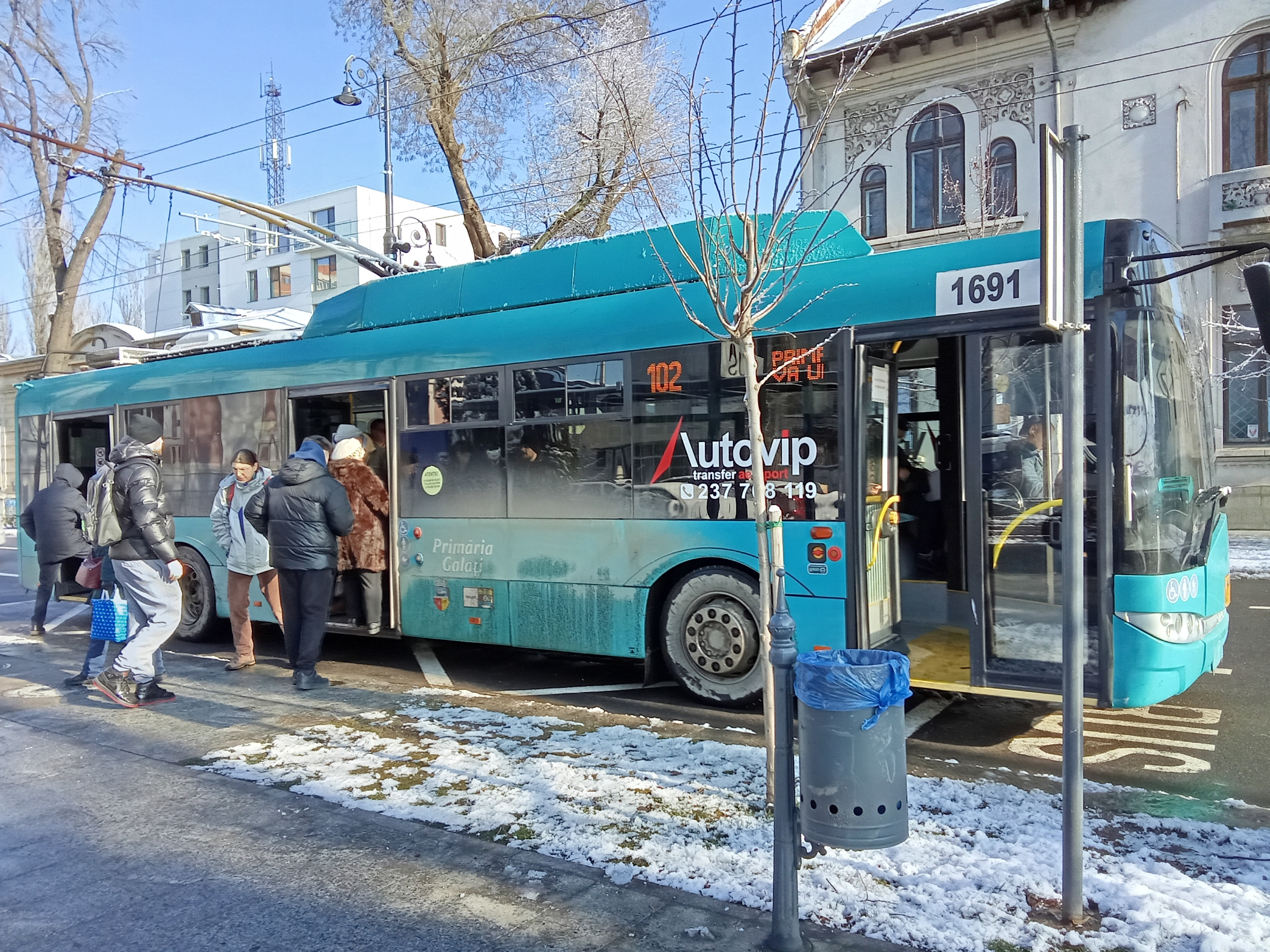 Troleibuzele revin pe traseul 102 după intervenții tehnice