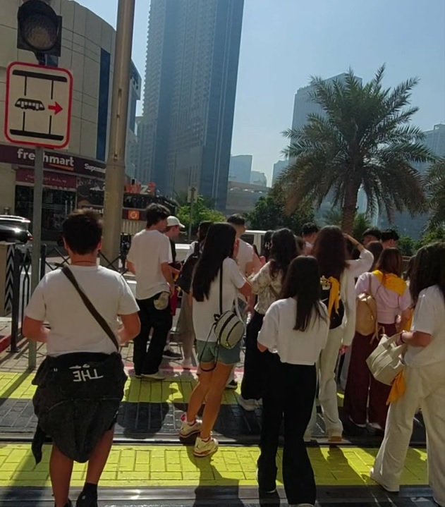 Excursia elevilor vrânceni în Dubai stârnește controverse după blocajul aerian