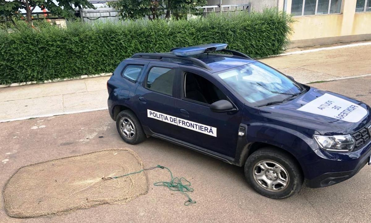 Poliția de frontieră cercetează un bărbat cu număr fals de înmatriculare