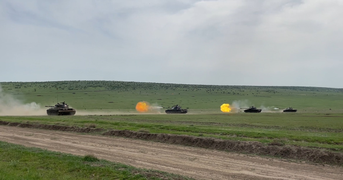 Trageri cu muniție de război programate în martie, restricții pe DJ 222