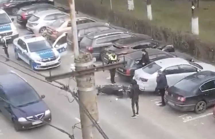 Accident rutier între motociclist și mașină electrică în Cluj