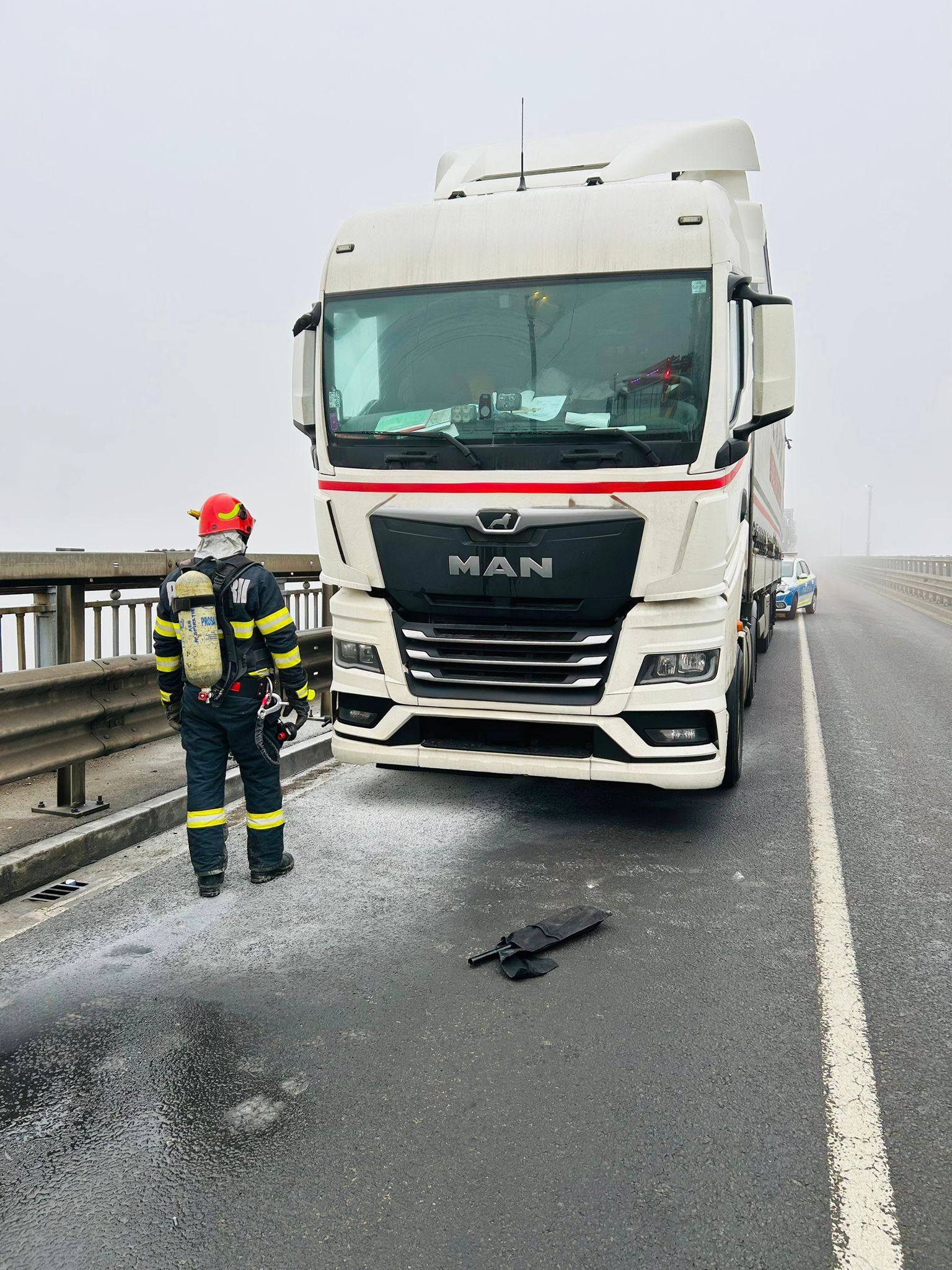 Incendiu pe Podul Prieteniei Giurgiu-Ruse aglomerează traficul