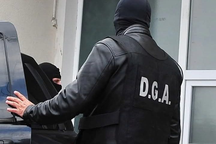 Tânăr reținut pentru mită în Târgu Mureș pentru recuperarea permisului