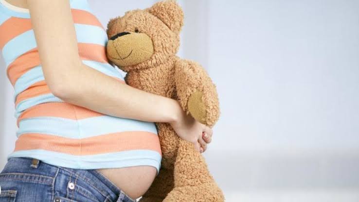 Numărul mamelor adolescente din Gorj, printre cele mai mici din țară