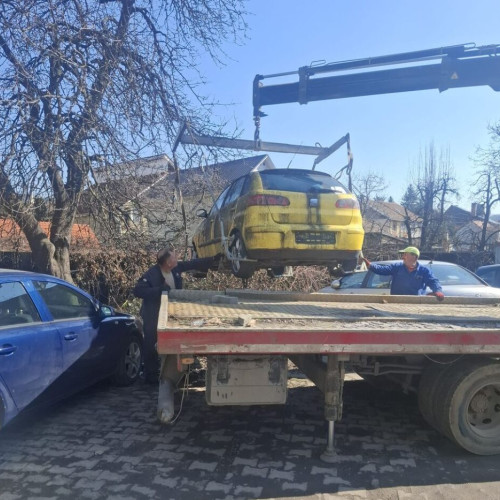 Primarul Bistriței anunță ridicarea mașinilor abandonate din oraș