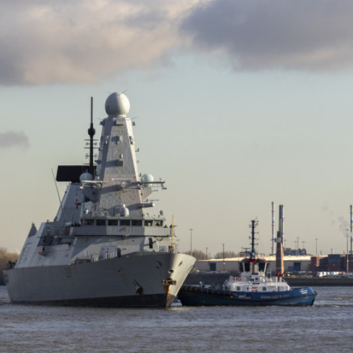 Guvernul britanic ia în considerare trimiterea unui distrugător în Cipru