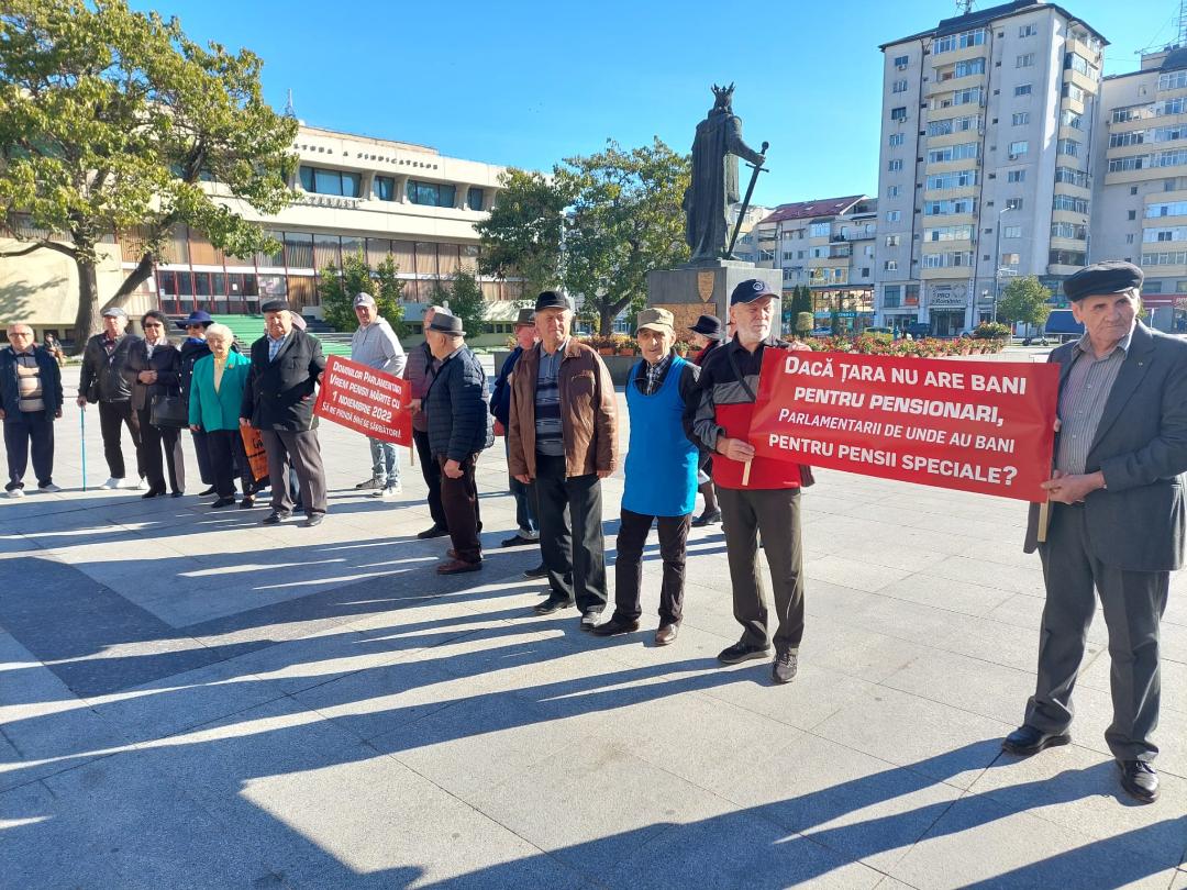 Pensionarii din Vaslui beneficiază de indemnizație socială, dar primesc pensii sub medie