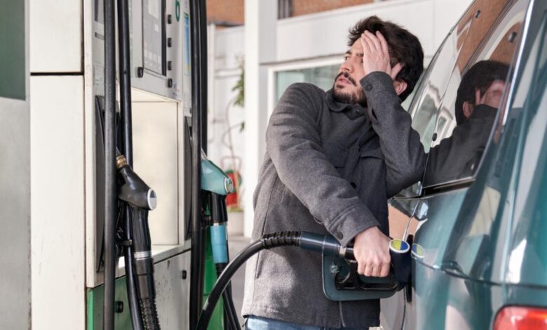 Ministrul Energiei revizuiește prognozele pentru prețul carburanților