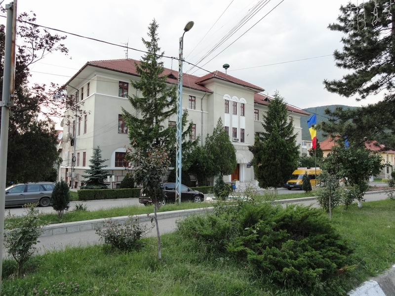 UAT-urile trebuie să reducă 30% din posturi, dar Bumbești-Jiu nu va fi afectat