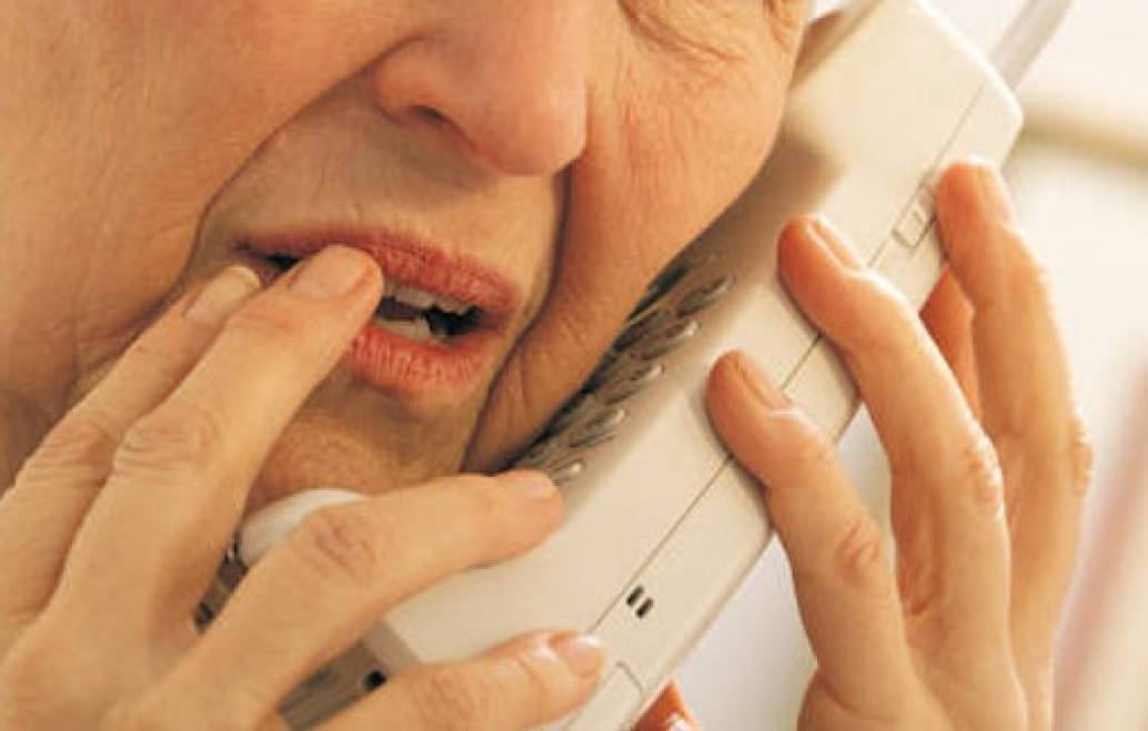 Escrocherie telefonică în Roznov: prejudiciu de 48.700 lei