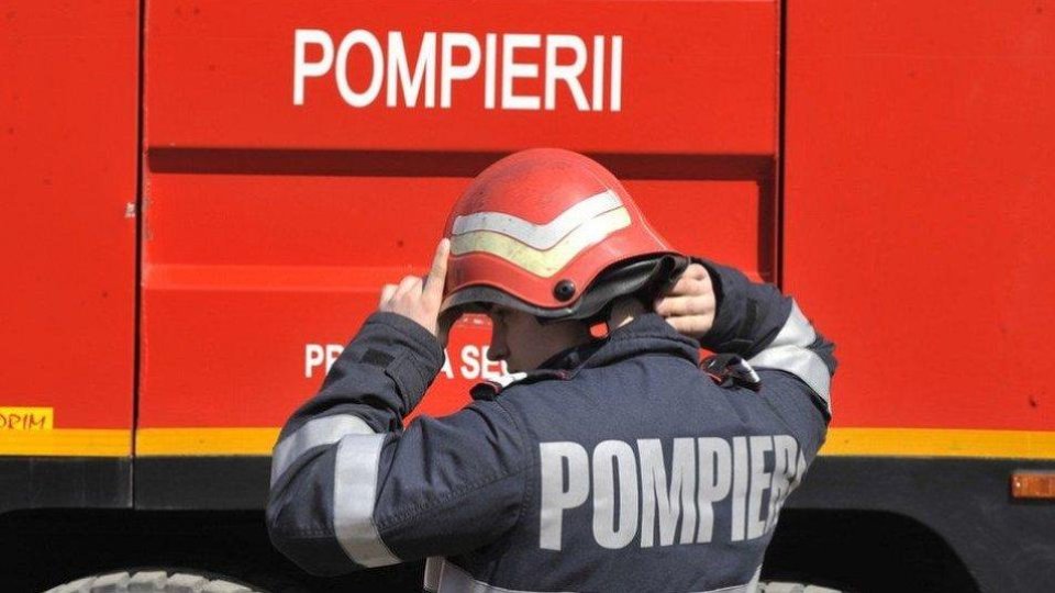 Incendiu generat de o țigară la Răucești, cu pagube semnificative