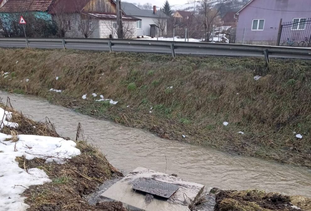 Probleme în dirijarea apelor pluviale identificată de autorități