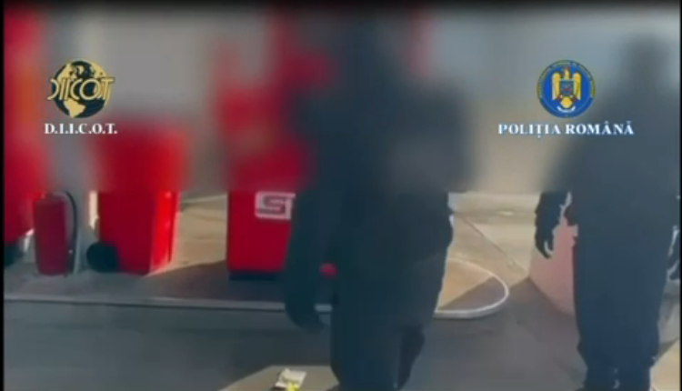 Rețea de clonare a cardurilor descoperită în România