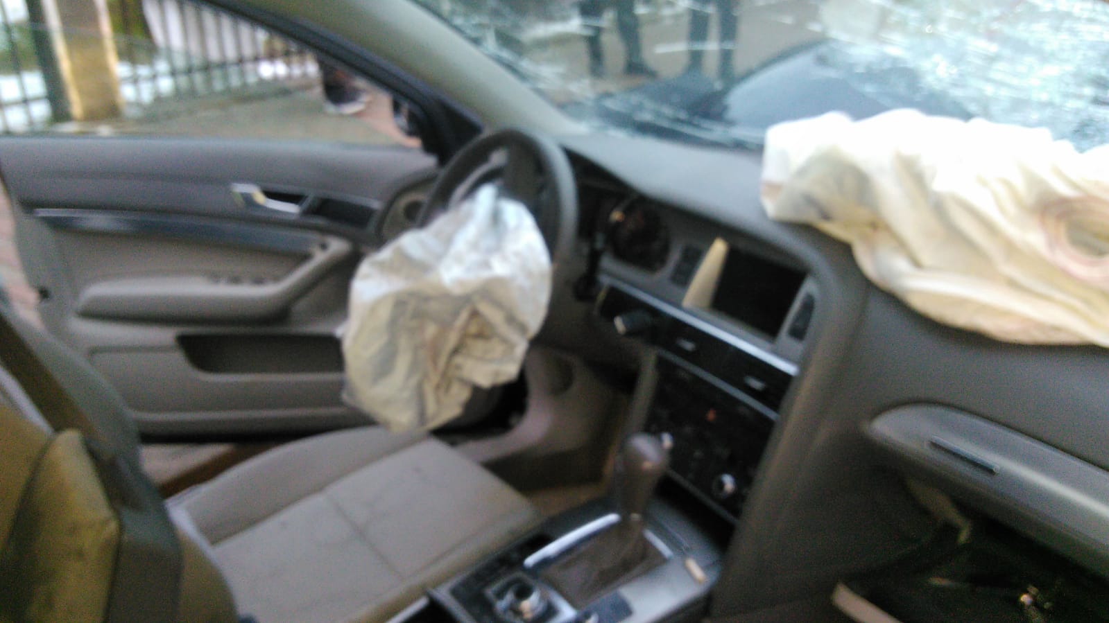 Accident între un botoșănean și mașina primarului din Iași