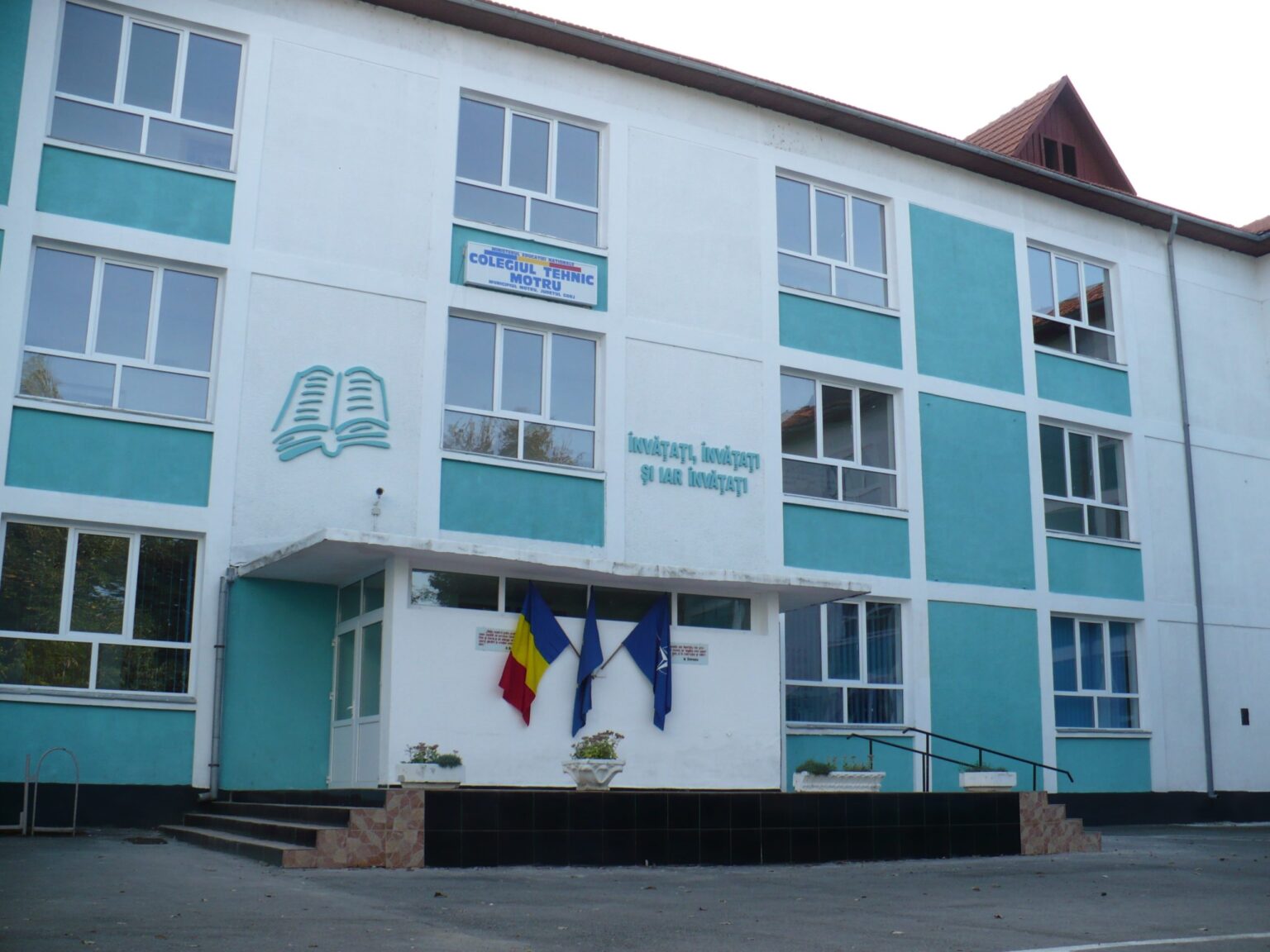 Tribunalul Gorj confirmă câștigul unei foste eleve pentru bursa neplătită