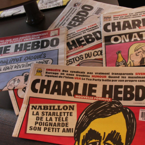 Charlie Hebdo marchează moartea lui Khamenei cu o copertă controversată