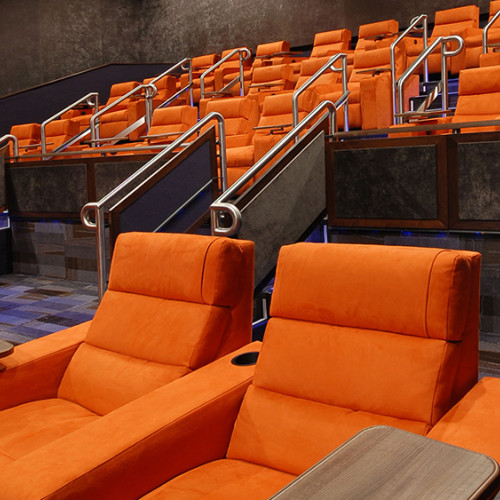 Rețeaua de cinematografe iPic a depus cerere de faliment