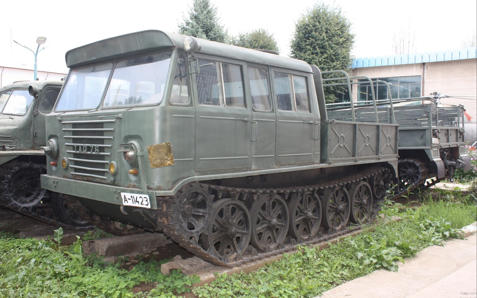 Licitație pentru tractoare de artilerie de la Botoșani